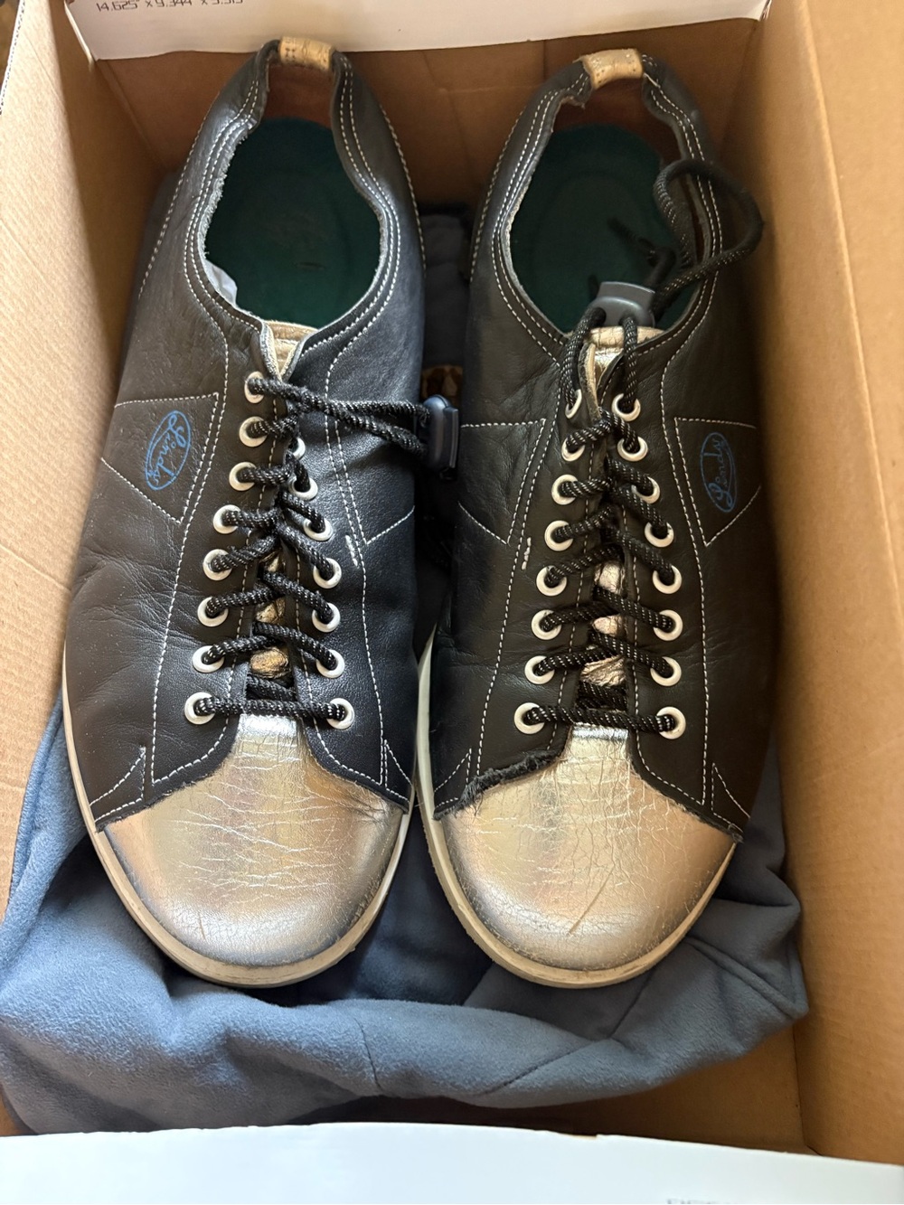 Vintage Lind’s Black and Silver Men’s Bowling Shoes